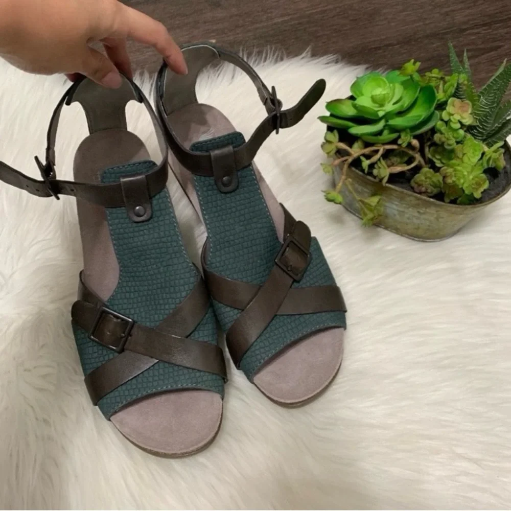 Dansko Dominique brown Teal Strappy Block Heel Sandals 38 7 - Picture 4 of 11